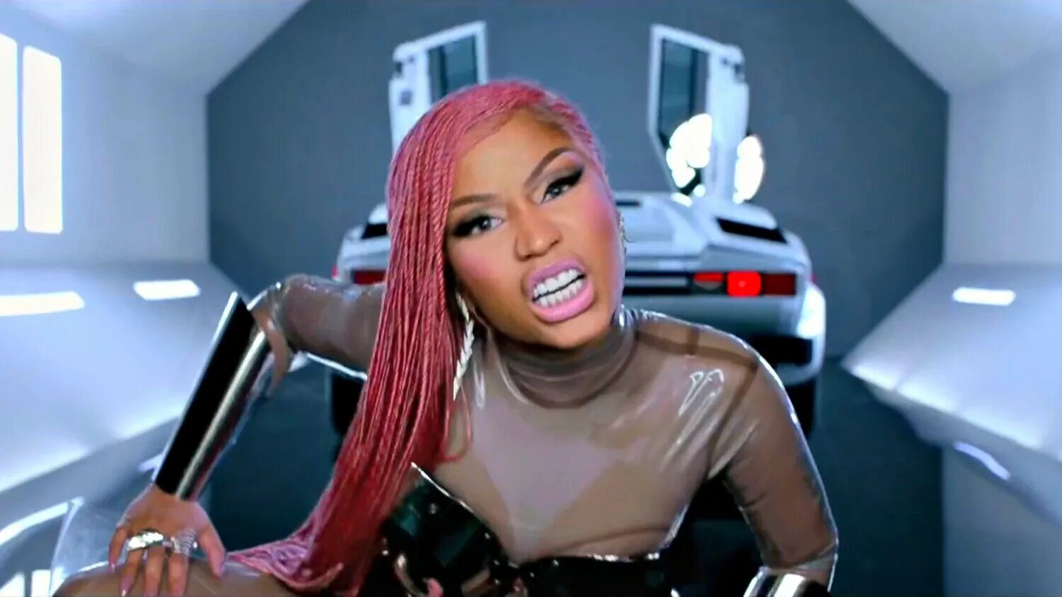 Ники Минаж Motorsport. Nicki Minaj Cardi b Motorsport. Ники Минаж и карди би. Кто тут джи песня