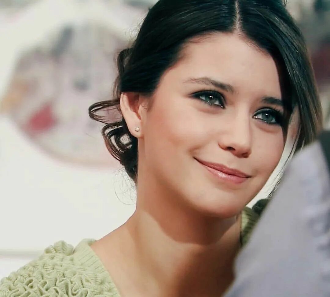 Русские турецкие актрисы. Берен саат актрисы Турции. Турецкая актриса Берен. Берен саат фото. Турецкая актриса Берен саат +18.