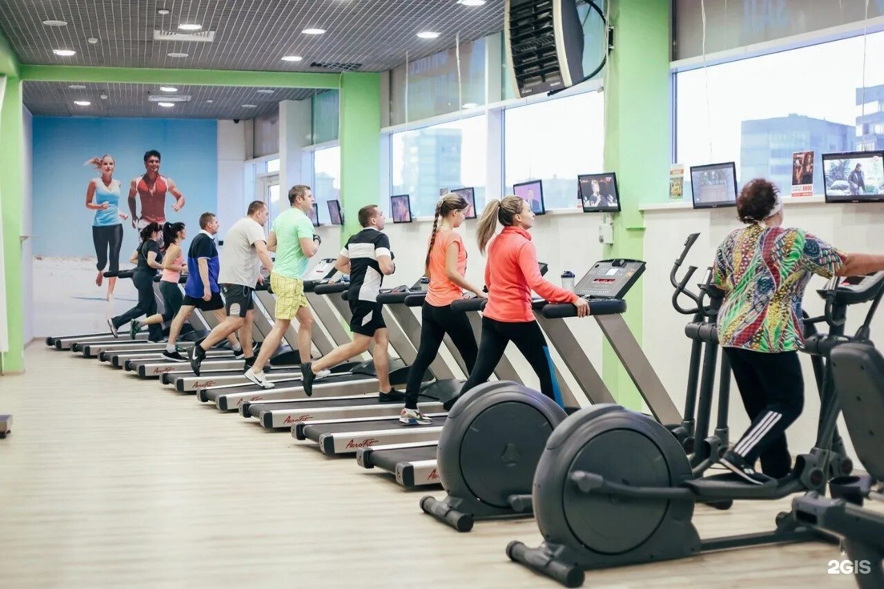 Апельсин бийск цум. Green Fitness Club Лобня. Апельсин Грин Бийск. Апельсин фитнес Бийск ЦУМ. Фитнес зал апельсин Грин центр.