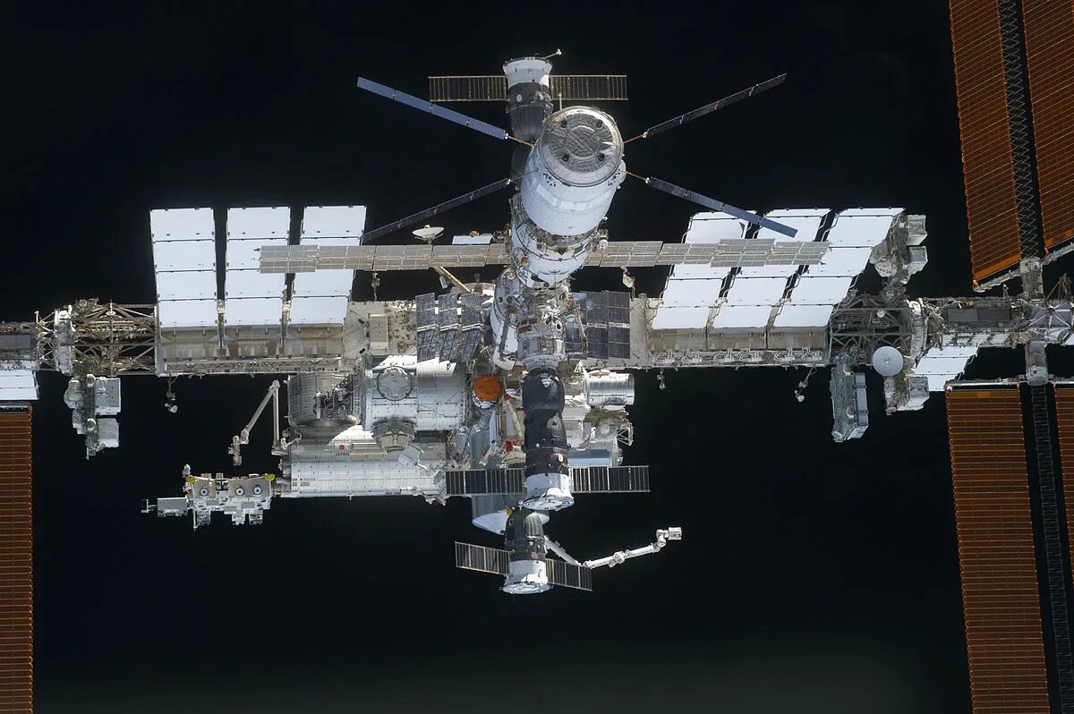 Space station. Международная Космическая станция МКС. Международная Космическая станция МКС интересные факты. МКС 2006. S11s Space Station.