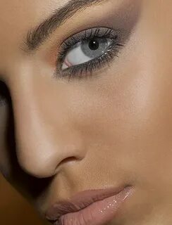Gray eyes
