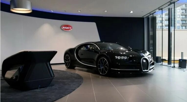 Где bugatti. Автосалон Бугатти Бугатти. Бугатти салон. Автосалон Бугатти в Москве. Бугатти центр Диас.