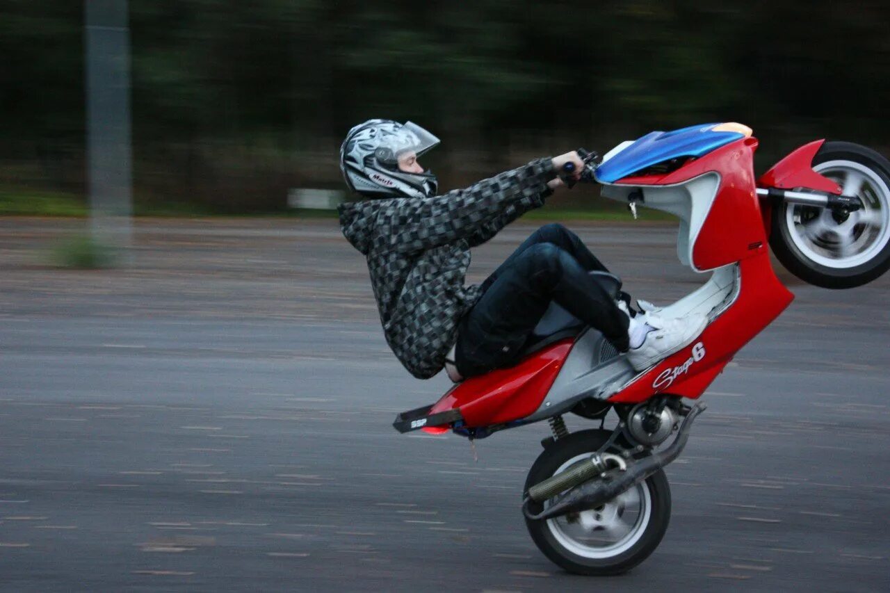 Yamaha Aerox 50 стант. Yamaha Aerox 50 Stunt. Yamaha Aerox для станта. Хонда дио стант. Что значит мопед