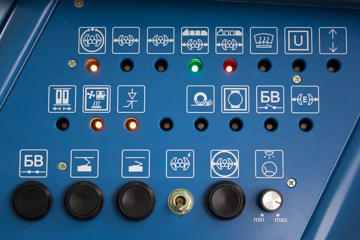 Лампа сигнальная 24в сцб. Сигнальные лампы пульта машинист эд9м. Лампа сигнальная 12в на панель приборов. Пульт кабины эд4м. Индикатор малый 8мм 12в led.