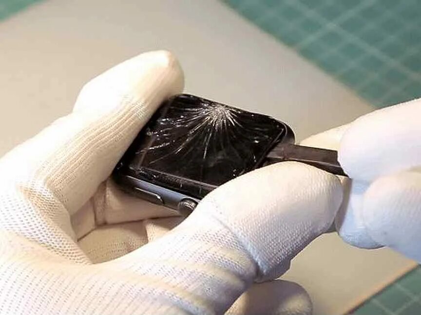 Замена экрана на apple watch 3. Watch ремонт стекла. Разбитые часы айфон. Ремонт смарт часов. Замена экрана на apple watch.