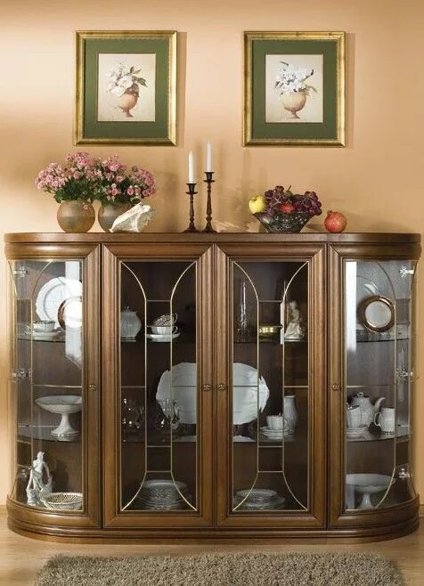 Посуда в витрине в гостиной фото Итальянская гостиная Ellelux фабрики Lanpas Ital-Collection