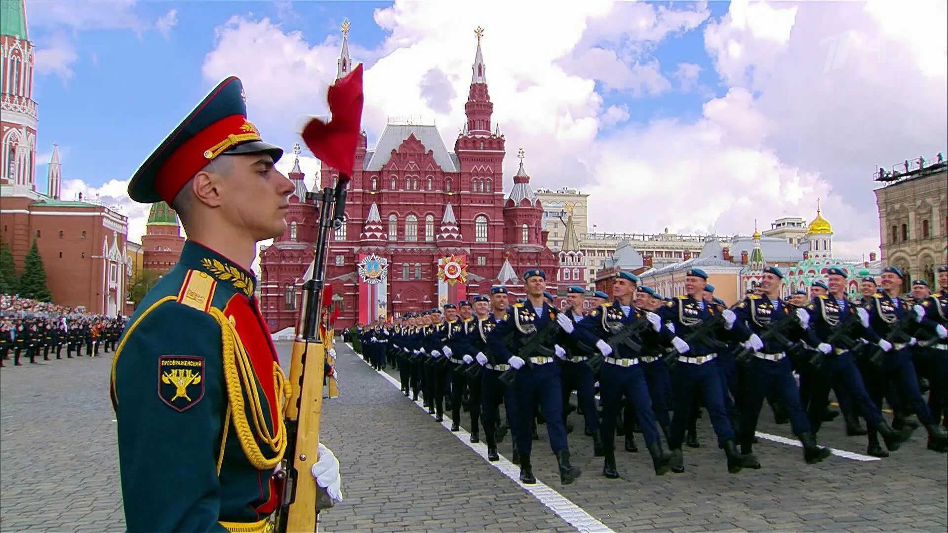 Видео парад 9. Парад Победы на красной площади. Парад на красной площади в Москве 2022. 9 Мая парад Победы красной площади. Парад на красной площади 9 мая 2015 года.