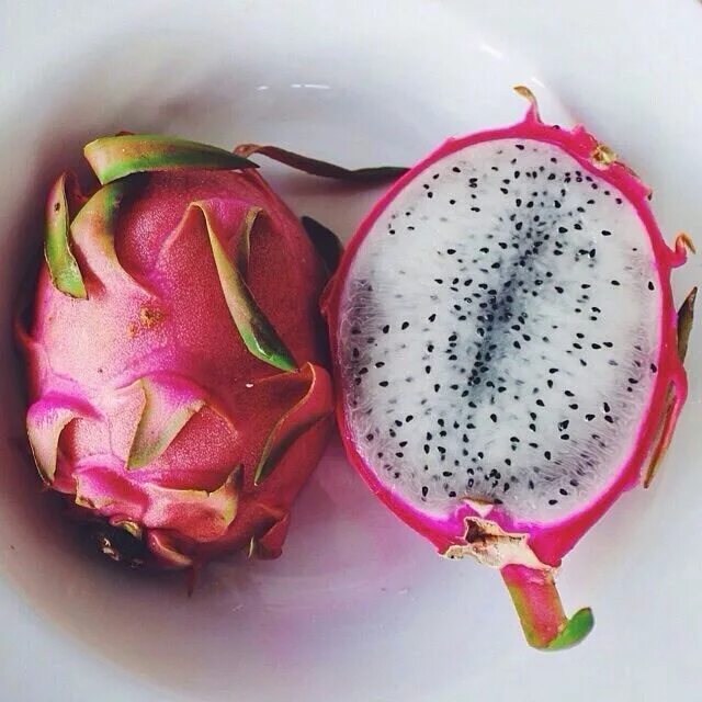 Питайя питахайя. Драгон питахайя. Как почистить питахайя правильно. Как почистить питахайя правильно. Питахайя (драконий фрукт).