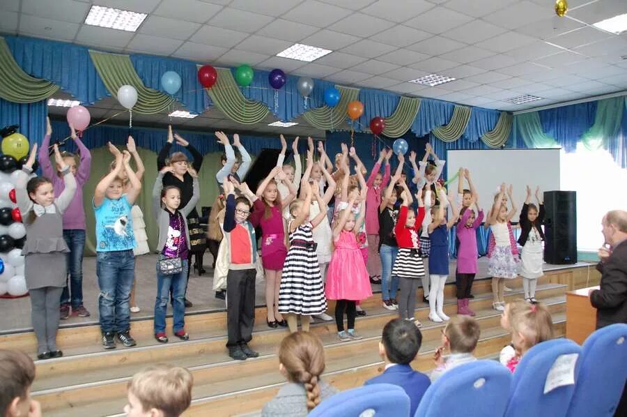 дши свободный. дши свободный. отчетный концерт музыкальной школы. баннер для сцены в дши. свободный.