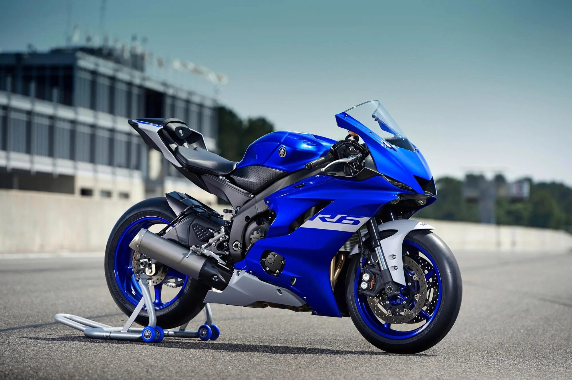 Yamaha r6 2021. Ямаха р6 2021. Yamaha r6 2017. Ямаха р6 2022. Мотоцикл yamaha r6