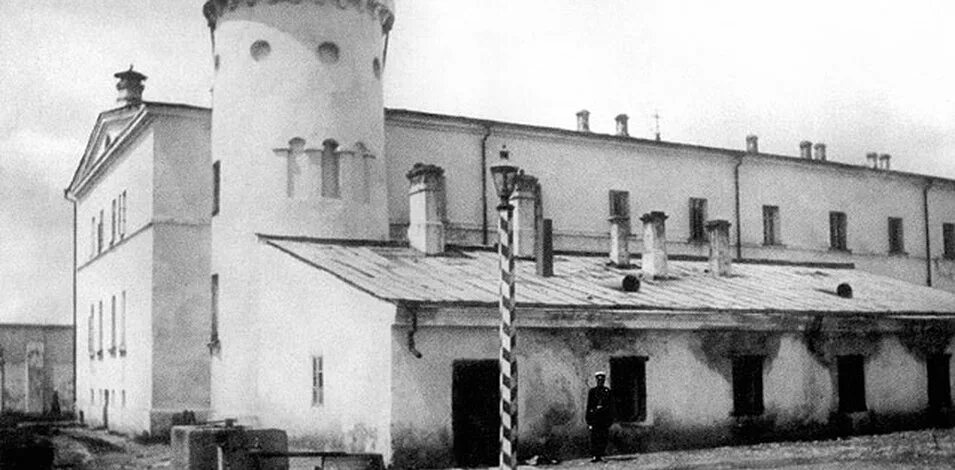 Пугачевская башня Бутырской тюрьмы. Бутырская тюрьма 19 век. Храм в Бутырской тюрьме.