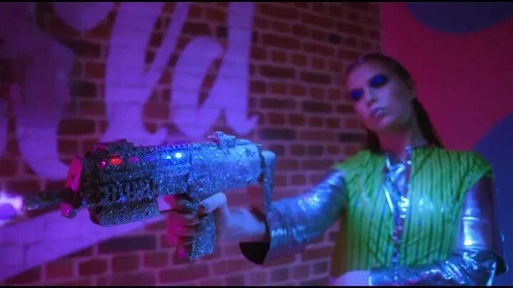 мэвл холодок девушка из клипа. клип холодок. мевл холодок клип. мэвл холодок. мэвл лёд.