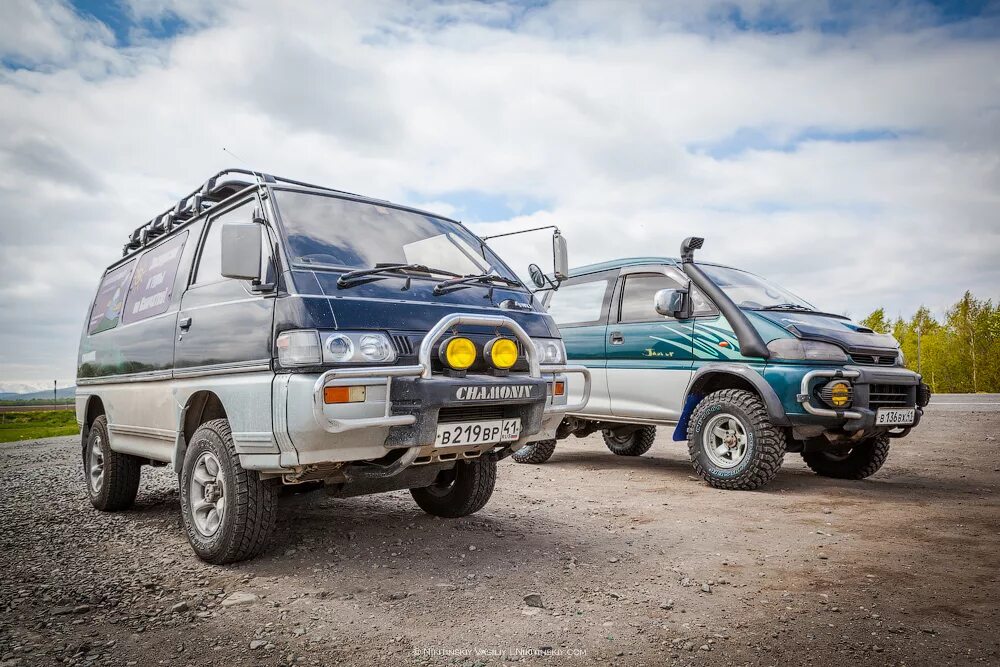 машины в камчатском крае. на камчатку на автомобиле. уаз камчатка дром. машины на камчатке. вулкан толбачик джип тур.