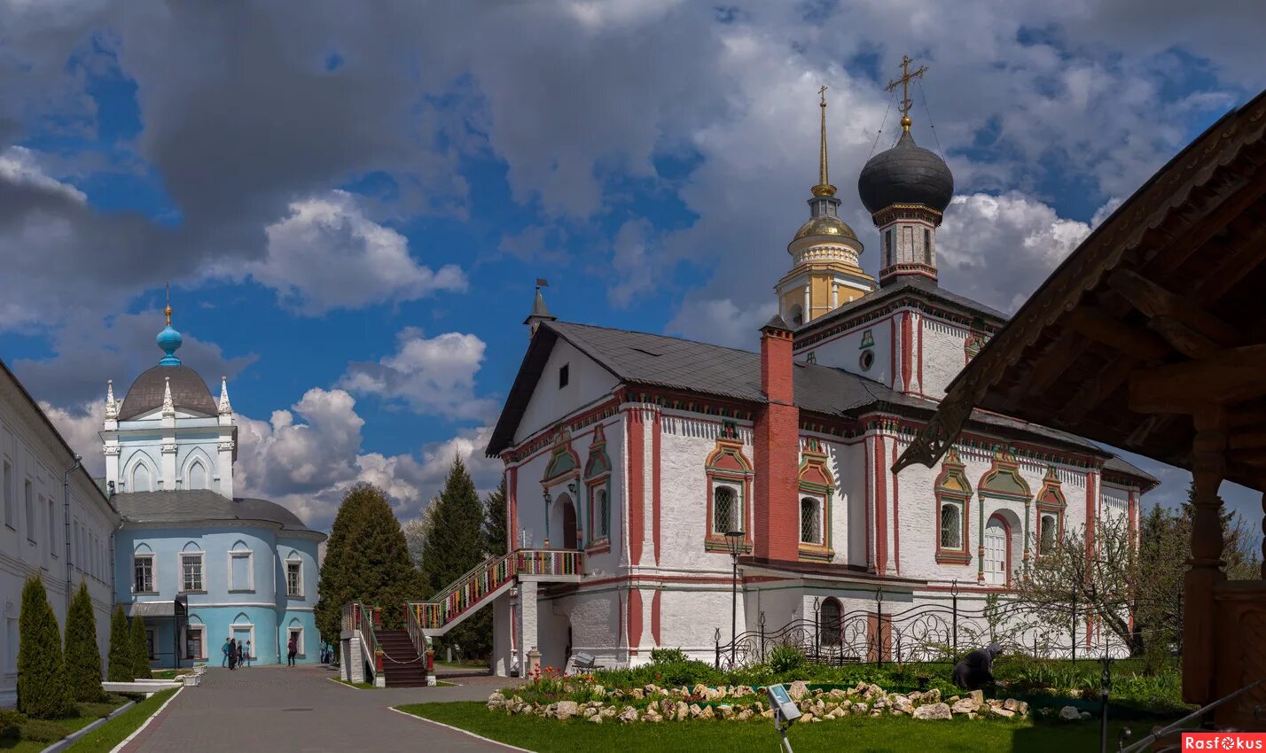 женский монастырь в коломне. троицкий ново голутвин монастырь в коломне. новоголутвинский монастырь коломна. свято троицкий голутвин монастырь. успенская церковь брусенского монастыря в коломне.