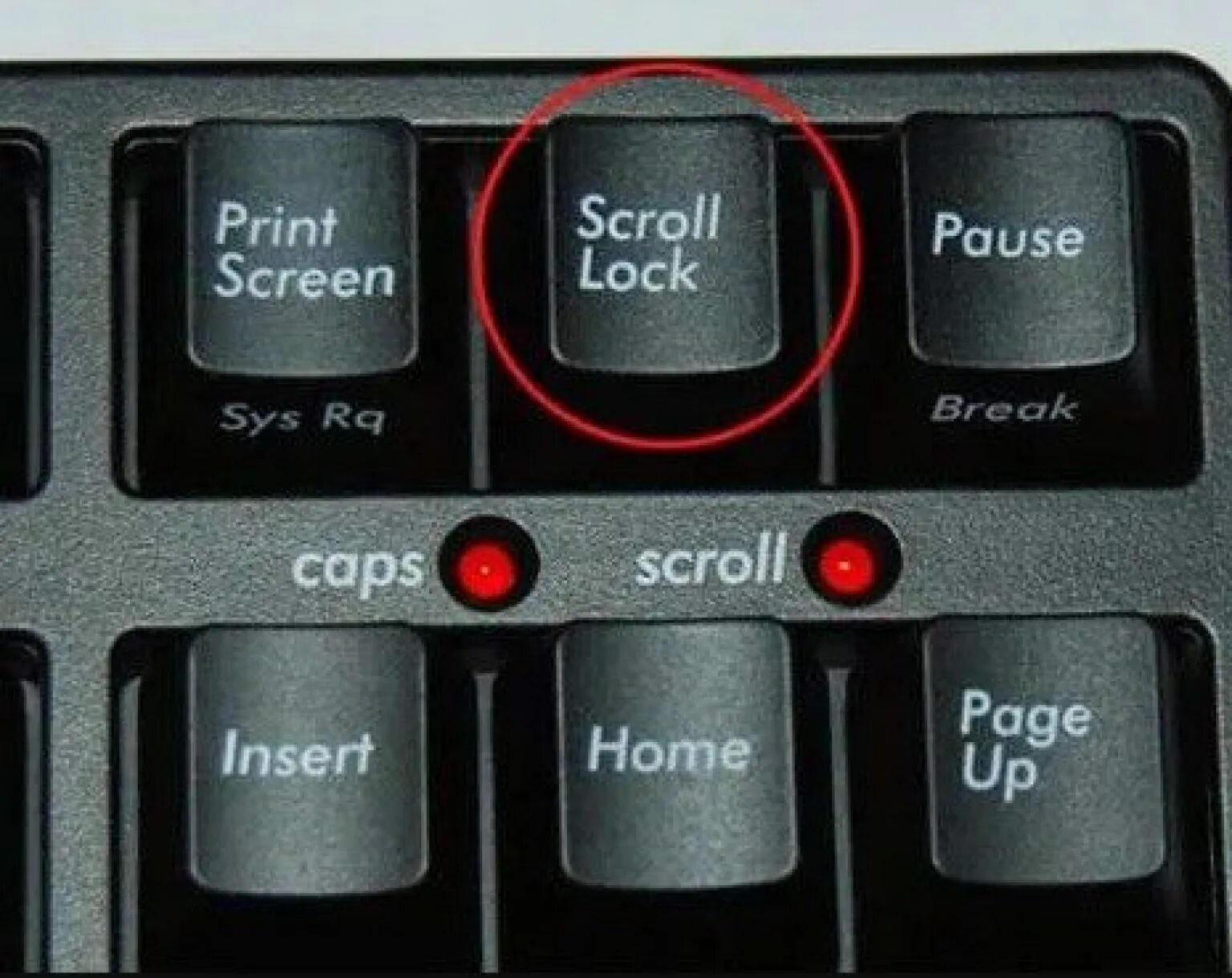 Что такое scroll lock на клавиатуре. Скролл лок на клавиатуре. Кнопка скролл лок. Клавиша Scroll Lock на клавиатуре. Scroll кнопка на клавиатуре.