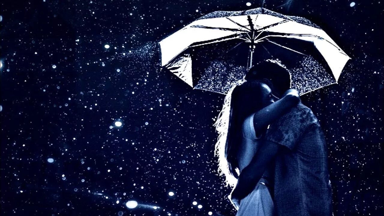Ask the rain. Парень и девушка под зонтом. Влюбленные под дождем. Влюбленные под зонтом. Мужчина с зонтом.