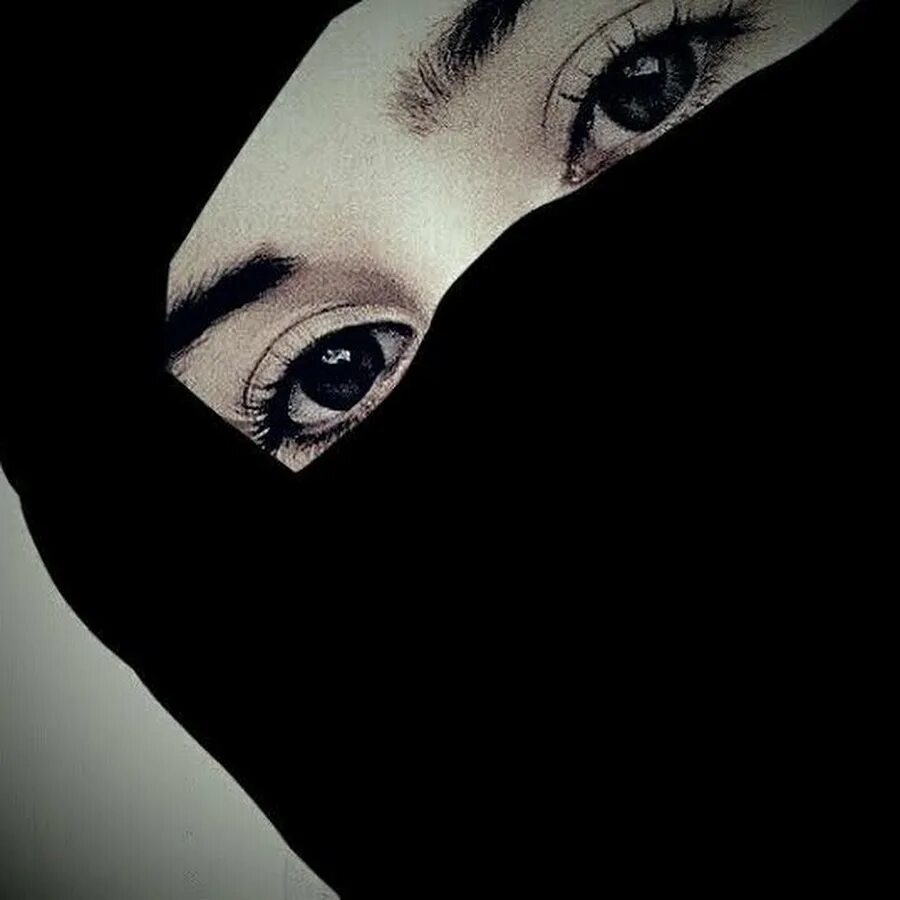 Грустная девушка в хиджабе. Грустная мусульманка. Плачущая мусульманка. Девушка в хиджабе плачет.
