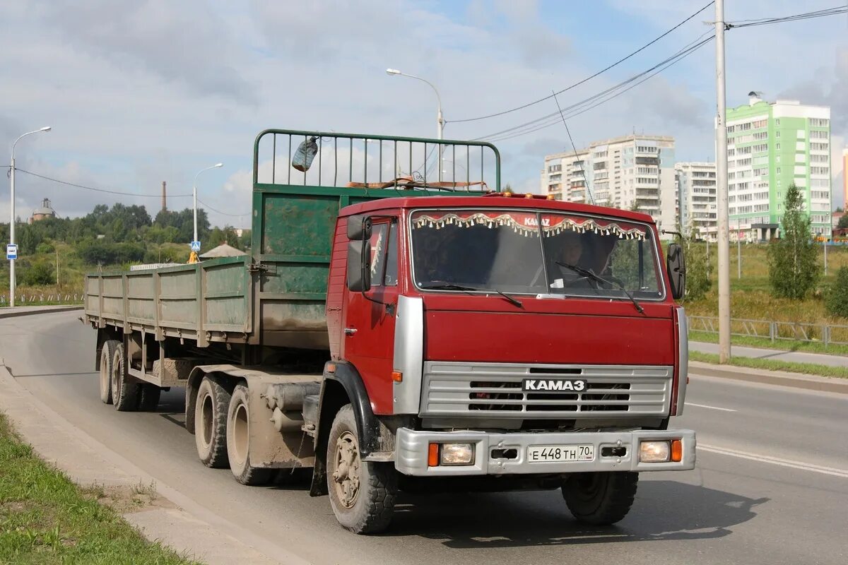 Тн 70. КАМАЗ тягач 1995. КАМАЗ фура 1995. КАМАЗ самосвал Томск 5410. Грузовики КАМАЗ семидесятых.