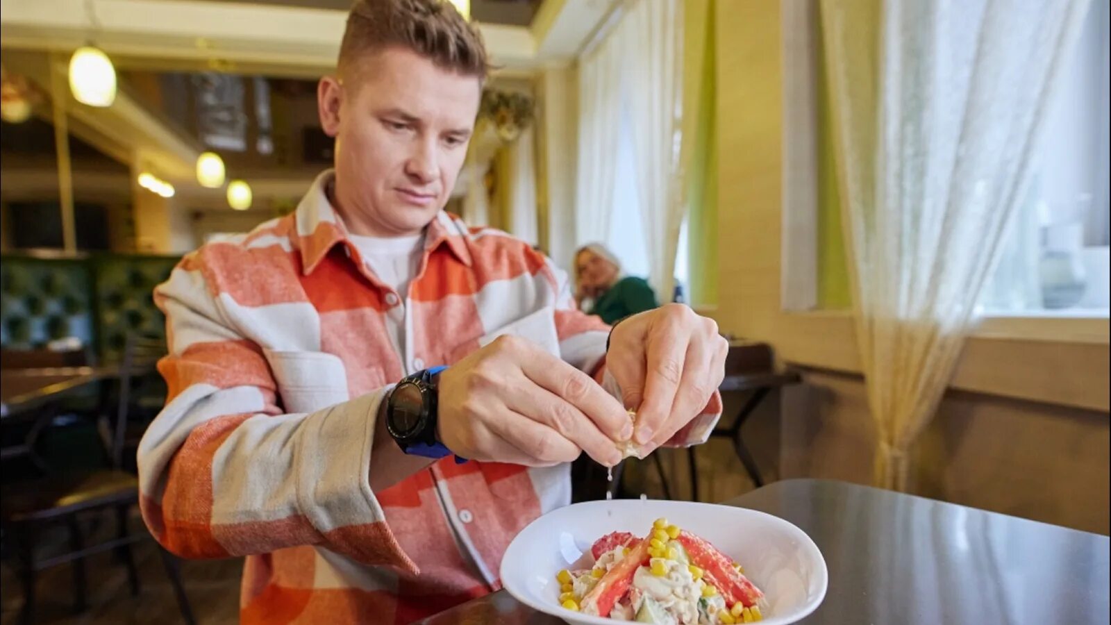 Кухня на стс с александром бельковичем. Кухня на стс с александром бельковичем. Белькович кальмар. Белькович кальмар. Белькович кальмар.