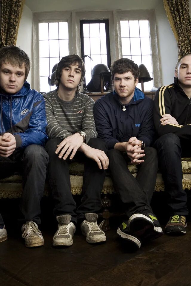 Хардкор парней. Группа enter Shikari. Enter Shikari 2006. Enter Shikari 2005. Пост хардкорщик.