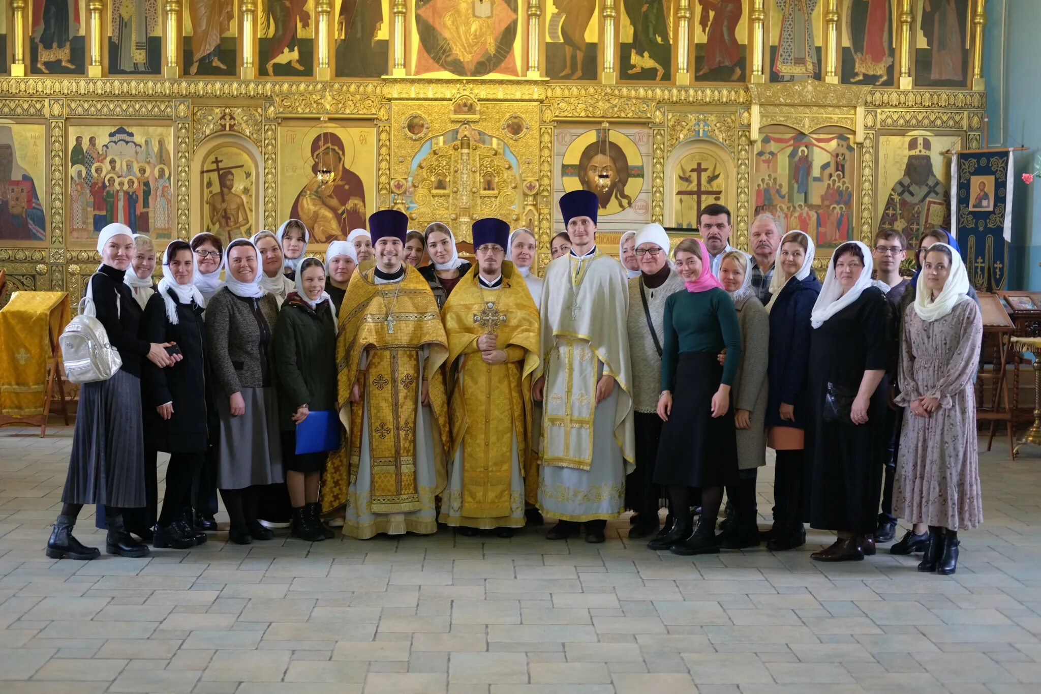 Храм рождество христово нижневартовск клирики. Храм рождества христова нижневартовск. Храм рождества христова нижневартовск. Храм рождества христова нижневартовск. Сайт храма рождества христова нижневартовск.