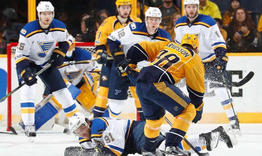 сент луис нэшвилл предаторз. нэшвилл предаторз сент-луис блюз 28 октября. сент луис нэшвилл предаторз. эмблема сент луис блюз. нэшвилл предаторз кевин ланкинен.