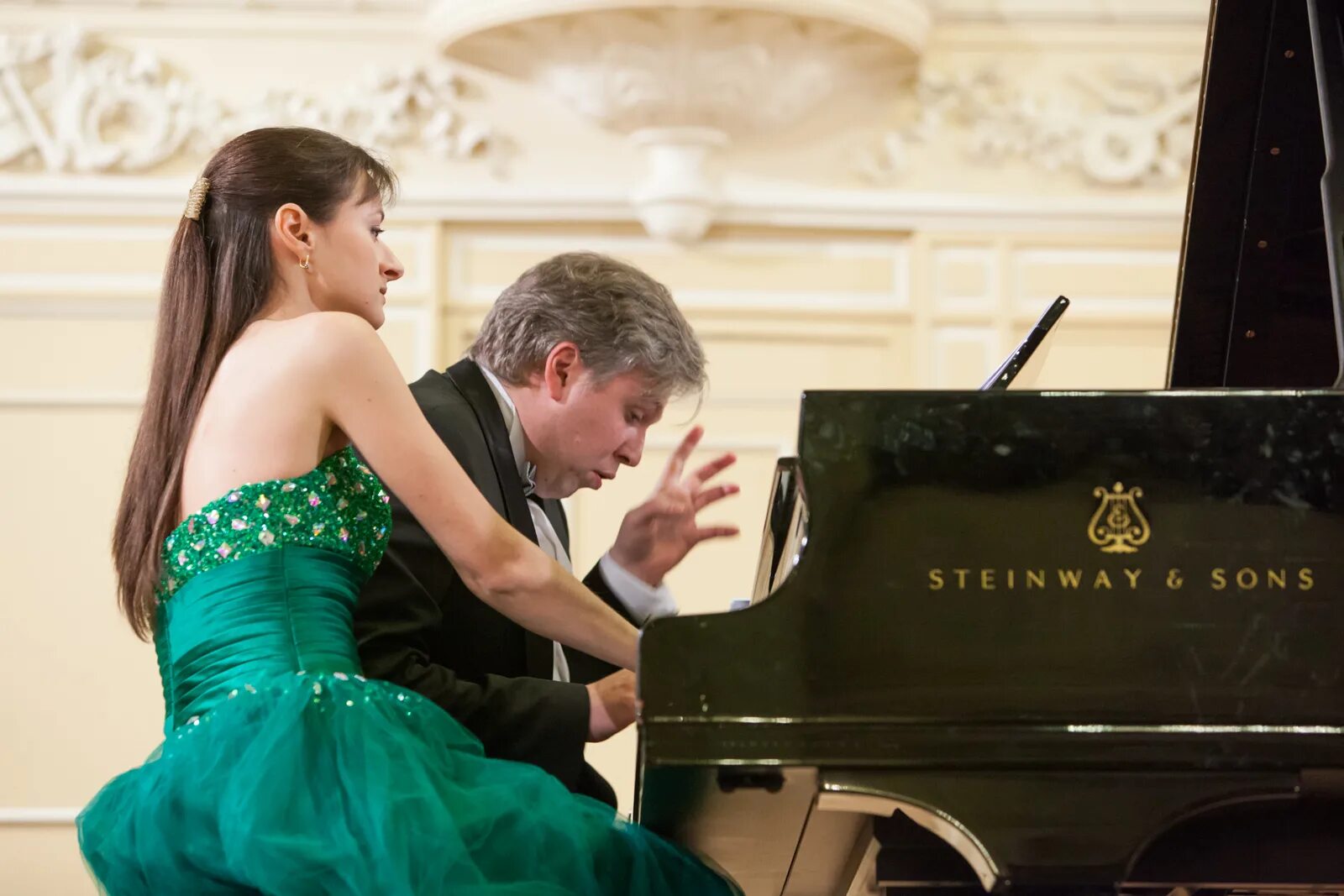 караоке дуэты белинского 11. караоке белинского 11. дуэт санкт петербург. фортепианный ансамбль. вечер фортепианных дуэтов санкт-петербургская филармония.