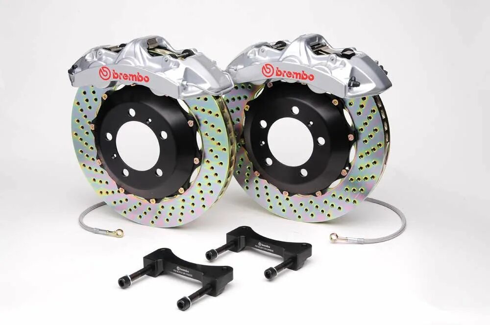 Купить тормозной брембо. BREMBO gt6. BREMBO gt6 колодки тормозные. Тормозные диски Брембо Мерседес w204. Диски тормозные Брембо перфорированные.