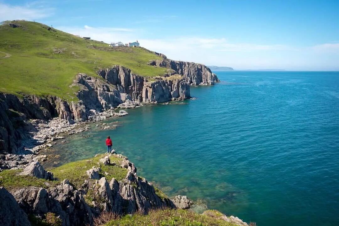 куда можно съездить в приморске. бухта триозёрье владивосток. полуостров брюса владивосток. приморск лен обл. остров шкота приморский край.