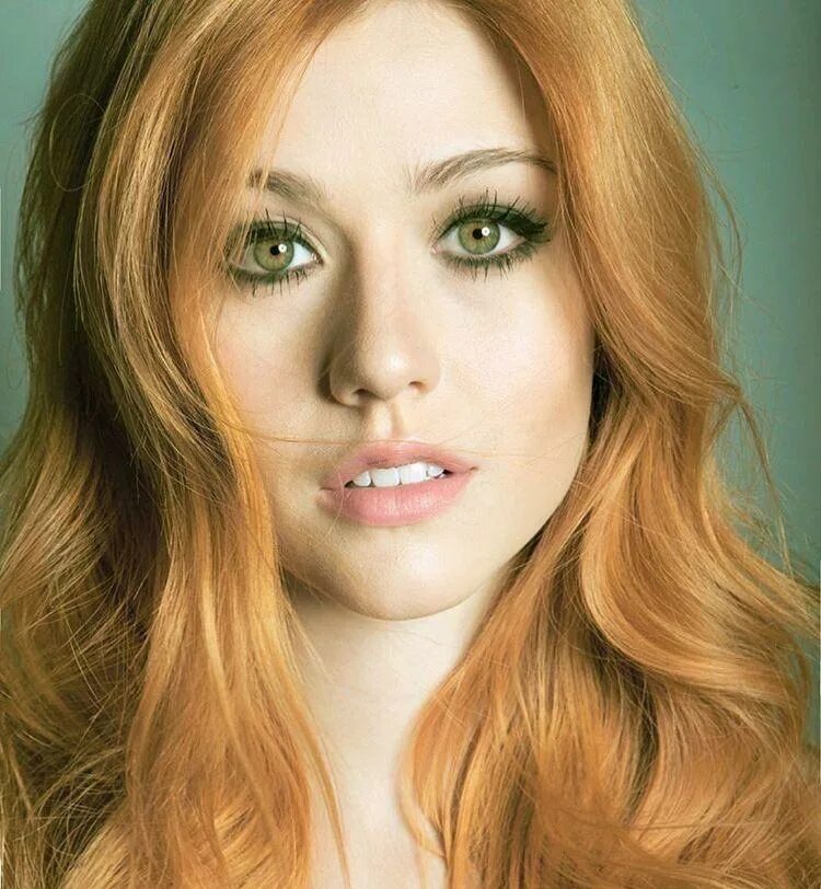 макияж для рыжеволосых с голубыми глазами. рыжий цвет волос для зеленых глаз. рыжий цвет волос девушки. эмма стоун зеленые глаза. макияж глаз для рыжеволосых.