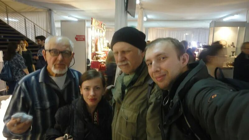 Н. Терракотовая игрушка самарканда. П. Коллекции фарфоровых медведей. Гуигнгнмы — разумные лошади.