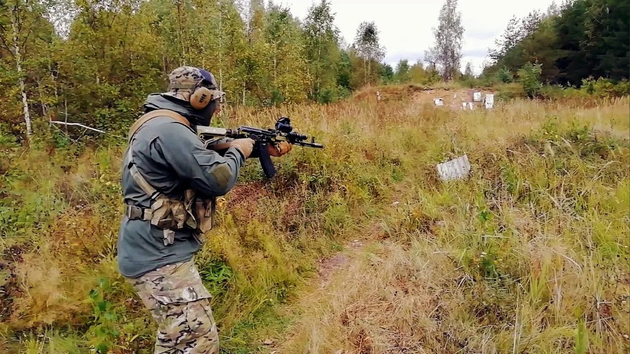 Стрельба в движении из ружья. Пушкин тренируется стрелять. Дуэльная стрельба. Пострелять из пистолета. Стрельба в движении.