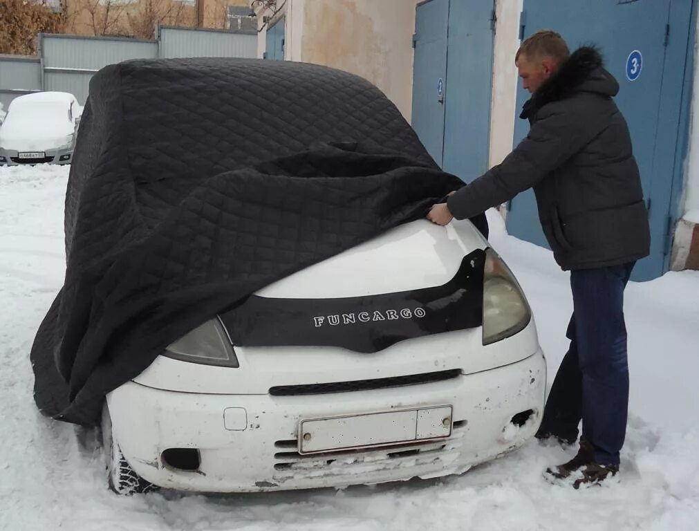 Накидка на автомобиль от снега. Зимняя накидка на машину. Тент для автомобиля зимний. Чехол от снега для автомобиля. Накидка от снега