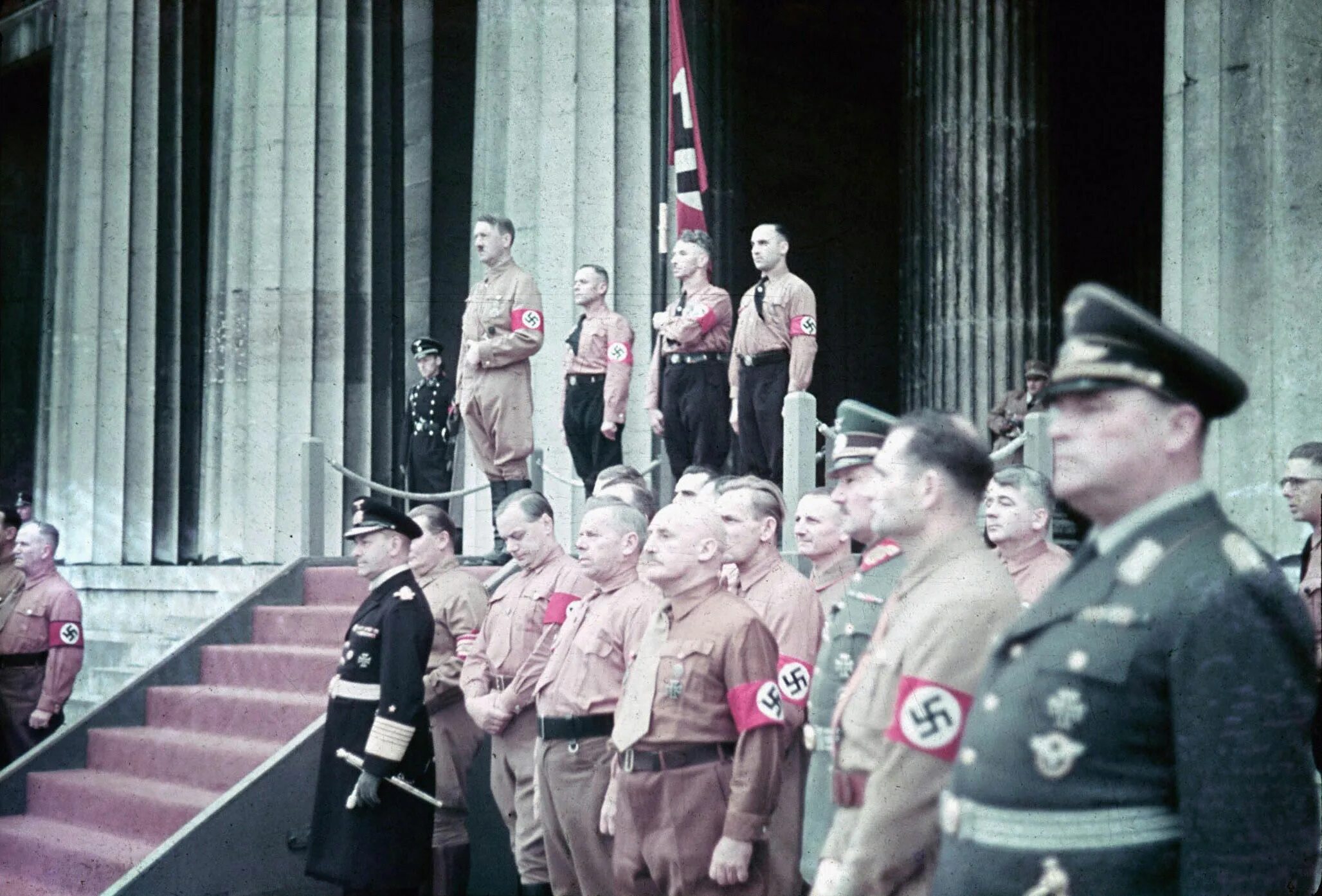 Фашистская германия парад. «Третий Рейх в цвете» (1998).