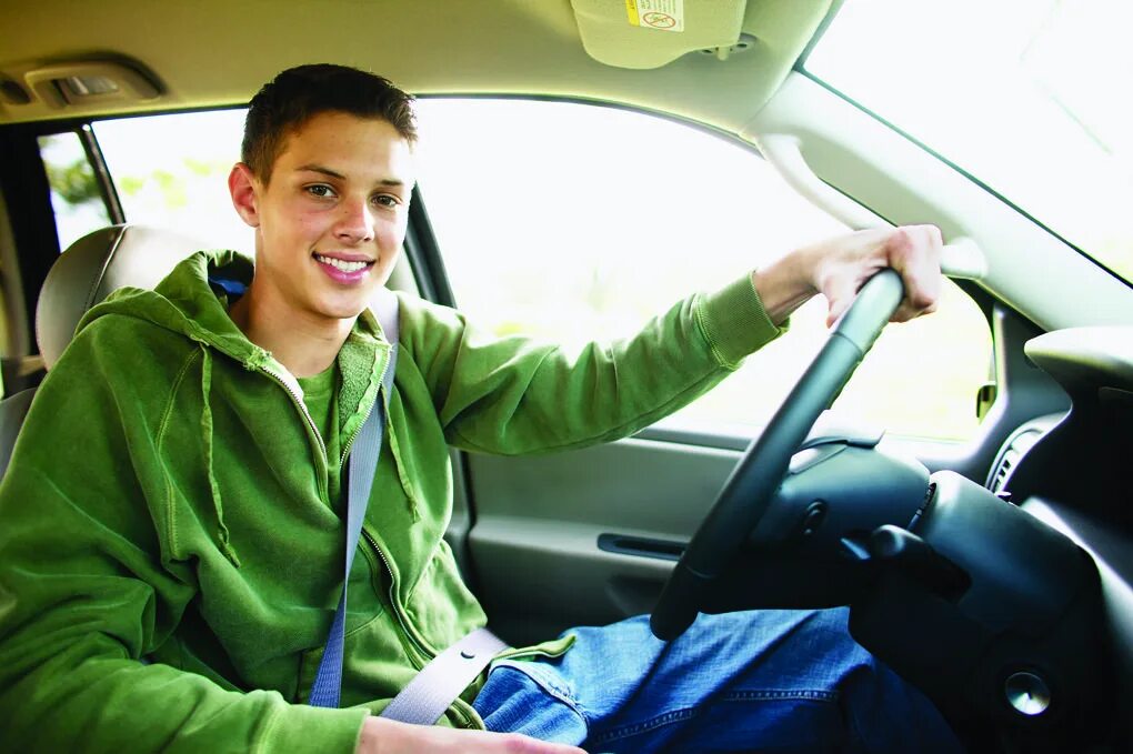 Driver caring. Водить машину. the driver. drive a car. driving seat.