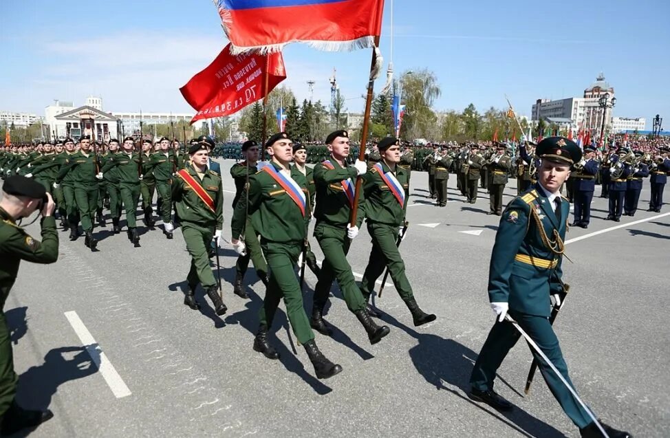 5 мая омск. Парад Победы Омск. Парад 9 мая Омск. В день Победы парад Омск. День Победы мероприятия Омск.