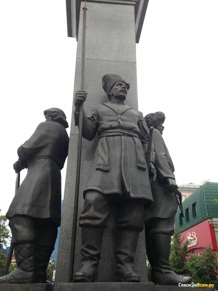 Стелла основателям города челябинска. Кировка в челябинске основателям. Тевкелев челябинск памятник. Памятник основателям города на кировке челябинск. Памятник отцам основателям челябинска.