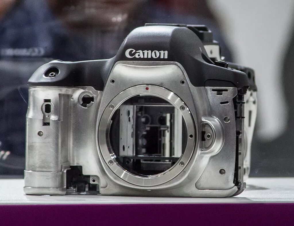 Корпус камеры купить. Canon 6d корпус. Canon 5d 6d. Canon EOS 5qd Photokina-92. Canon 6d Mark II корпус металл.