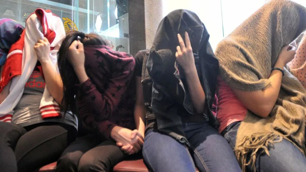 Попадают в рабство в турции. Рабство в турции девушки. халяльная проституция. мусульманки проституция. торговля людьми в турции.