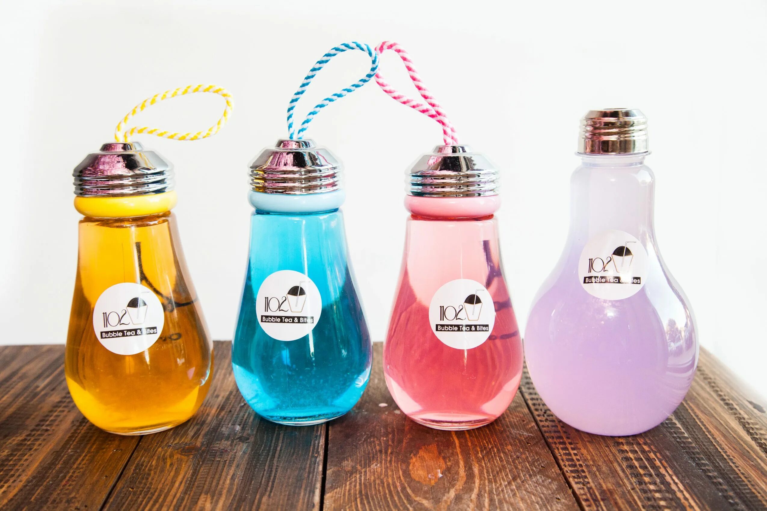 Balls bubble tea красноярск. Как сделать бабл. Модный зеленый брелок с бабл чаем. Коктейли с шариками тапиоки. Тиффани bubble tea.