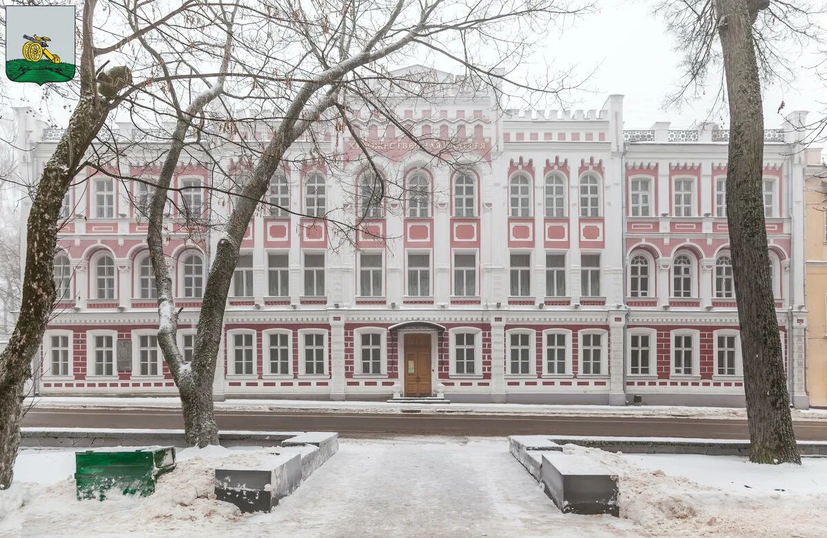 Здание александровского реального училища смоленск. Смоленск реальное училище. Смоленский государственный музей-заповедник, смоленск. Училища смоленска. Музей художественная галерея смоленск.