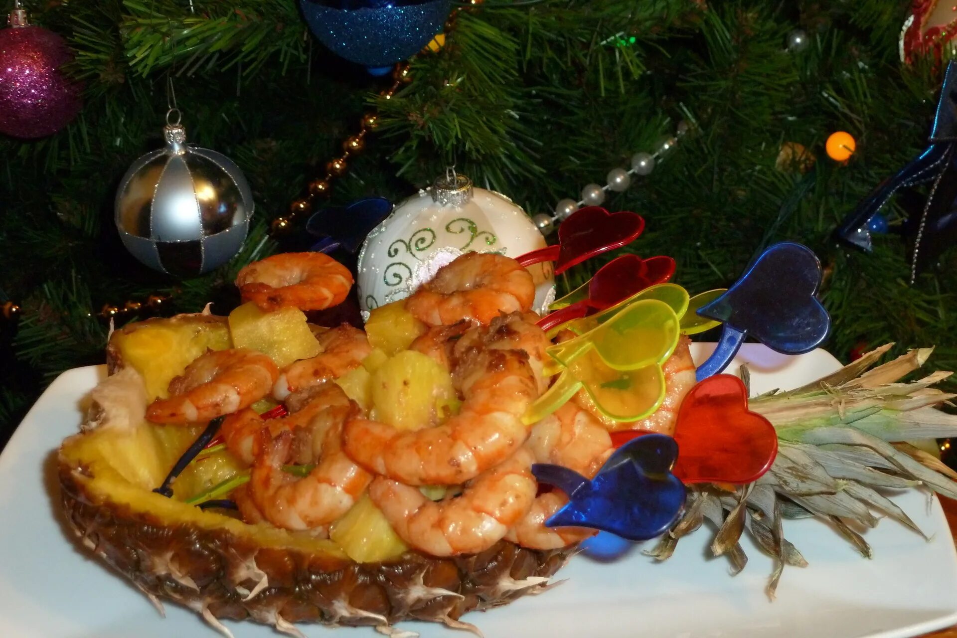 Новогодние блюда. Новогодний стол блюда. Новогодние блюда морепродукты. Рыба на новогодний стол.