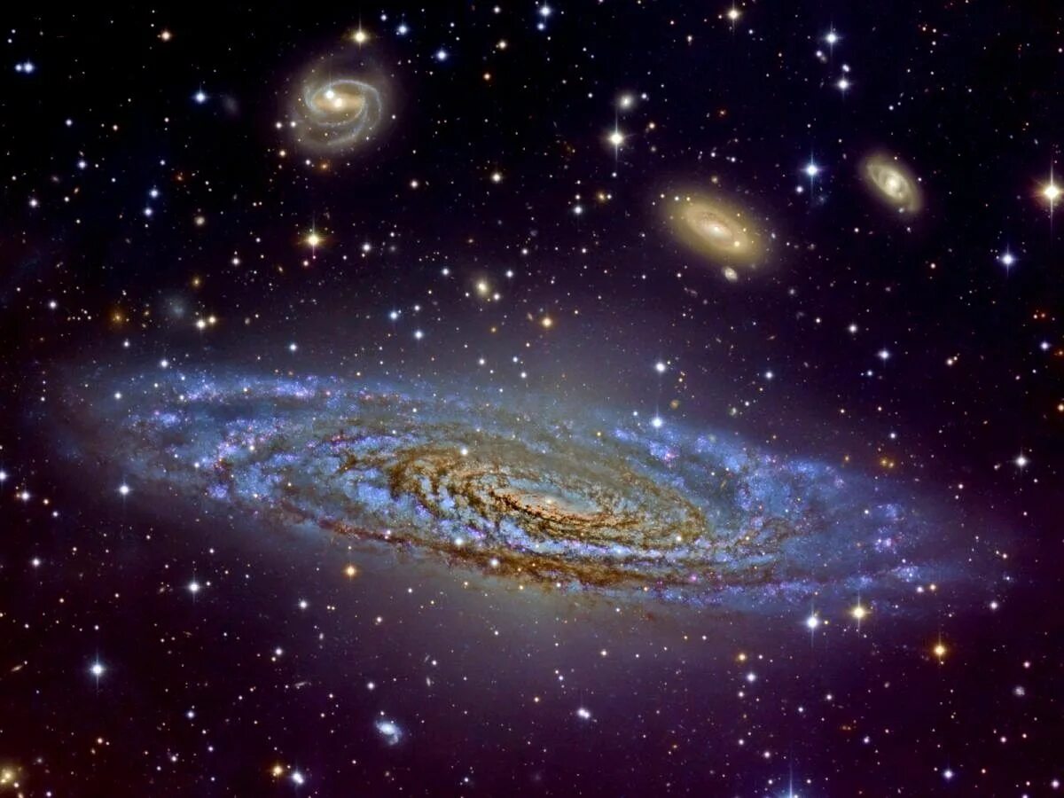 Что больше по размеру вселенная или галактика. NGC 7331. Галактика NGC 7331. Космос Галактика Млечный путь Вселенная. NGC 7331-спиральная галактик.