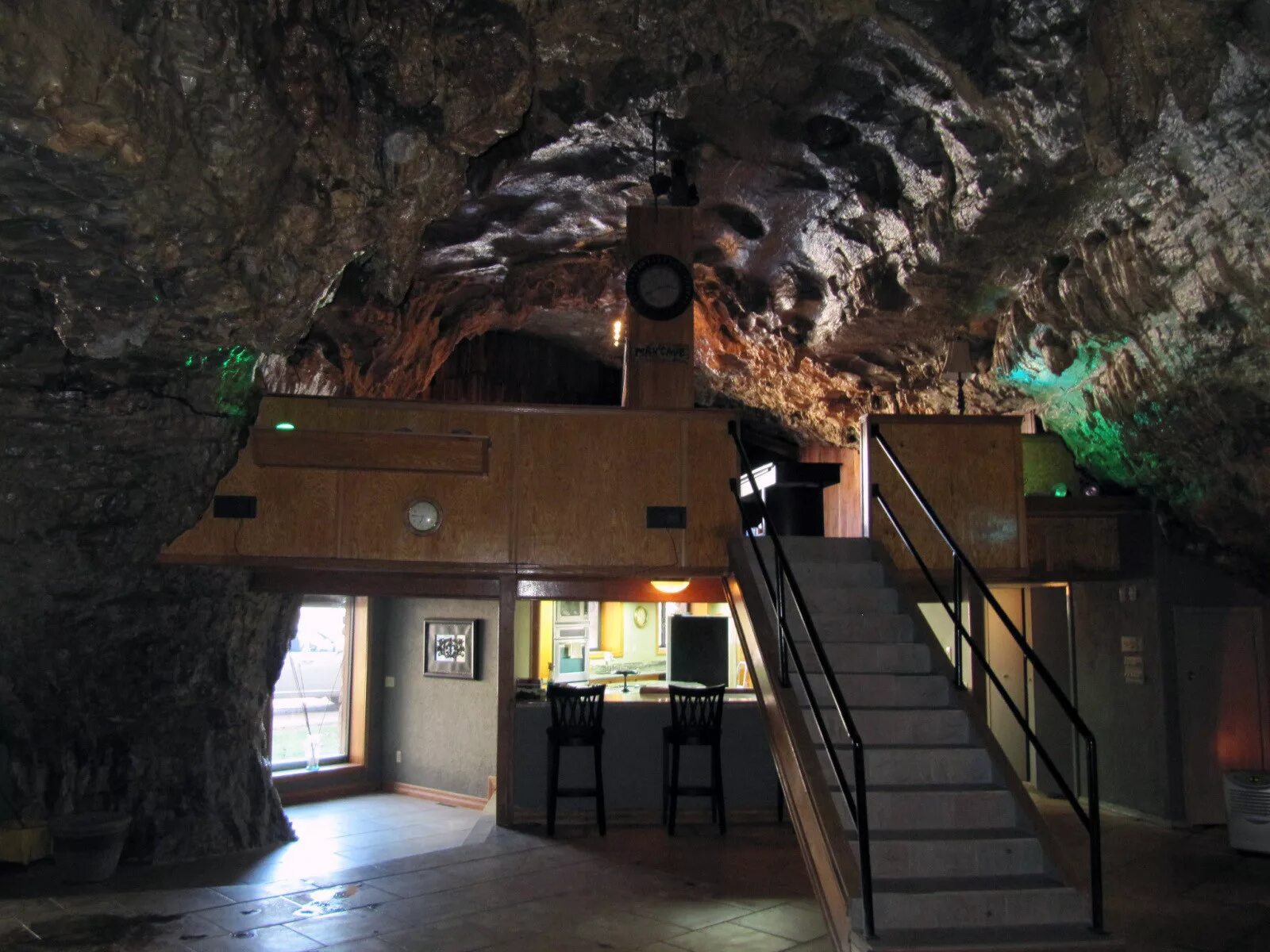 Beckham creek cave lodge, сша, арканзас. современная пещера. Beckham creek cave. Cave house в испании. бункер pionen.
