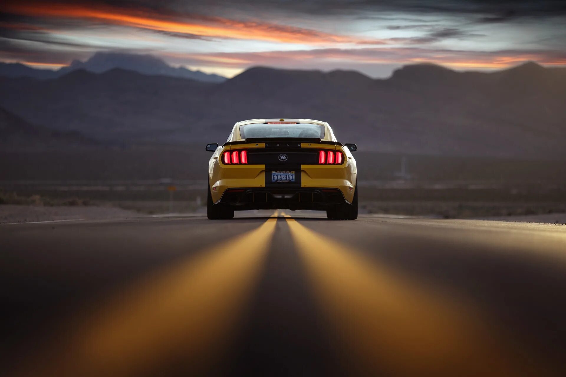 Ford Shelby Terlingua Mustang. Ford Mustang Shelby 2022. Машина уезжает в закат. Звук машины на трассе