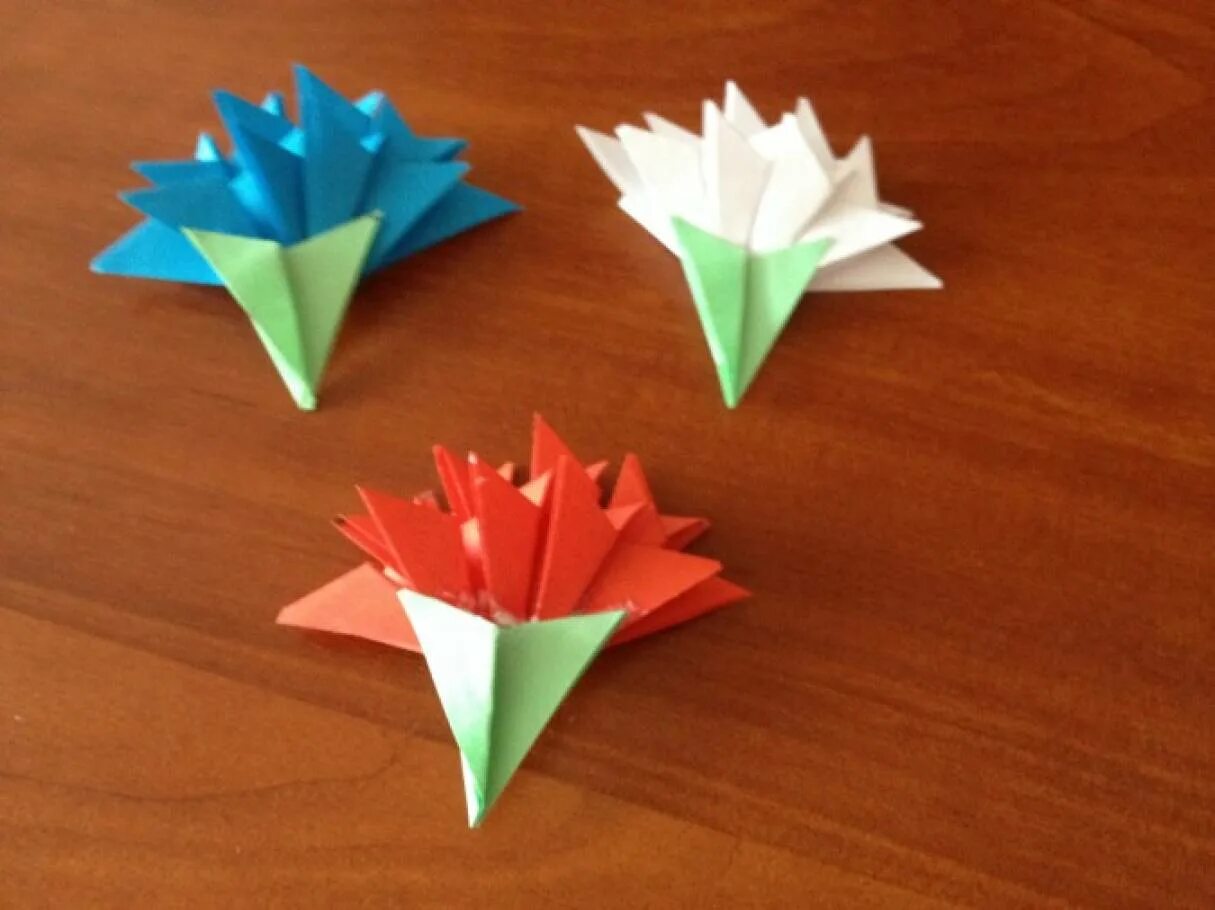 Конструирование день победы. Поделка на 9 мая оригами. Оригами к 9 мая для дошкольников. Оригами в подготовительной группе из бумаги. Конструирование из бумаги цветы.