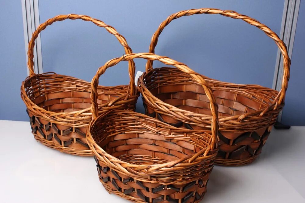 недорогие плетеные корзинки. плетеные корзиночки. плетеные корзинки для цветов. недорогие плетеные корзинки. корзинка плетеная.