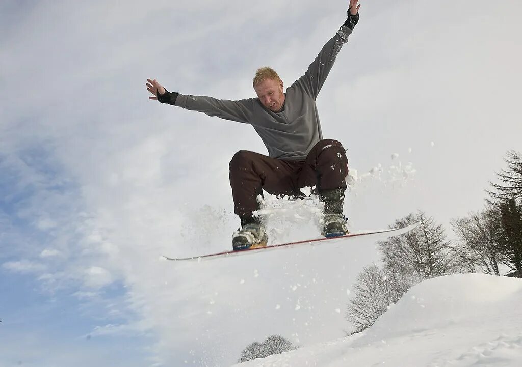 Go snowboarding. Фото путина на сноуборде. atom go go сноуборд. snowboarding jump.