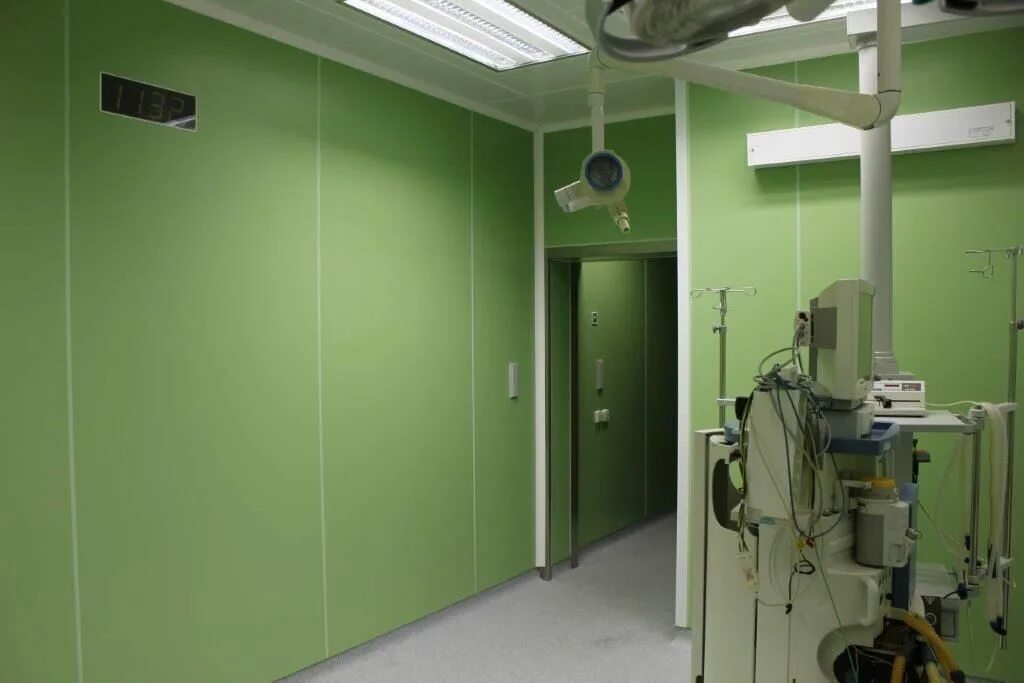 Какие стены в больнице. Больничный холл. Какие стены в больнице. Холл больницы. Отделка медицинских помещений.