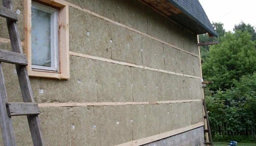 Обрешетка под фиброцементный сайдинг. Обрешетка под сайдинг с утеплителем rockwool. Обрешетка для утеплителя. Обрешетка под металлосайдинг. Обрешетка для утеплителя.